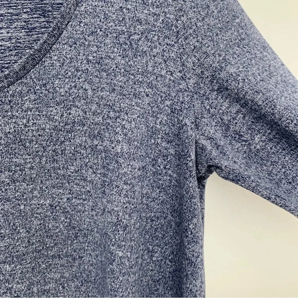 American Eagle Top Woman Large Soft Sexy‎ Blue Plush Long Sleeve V Neck Classic - Picture 4 of 9